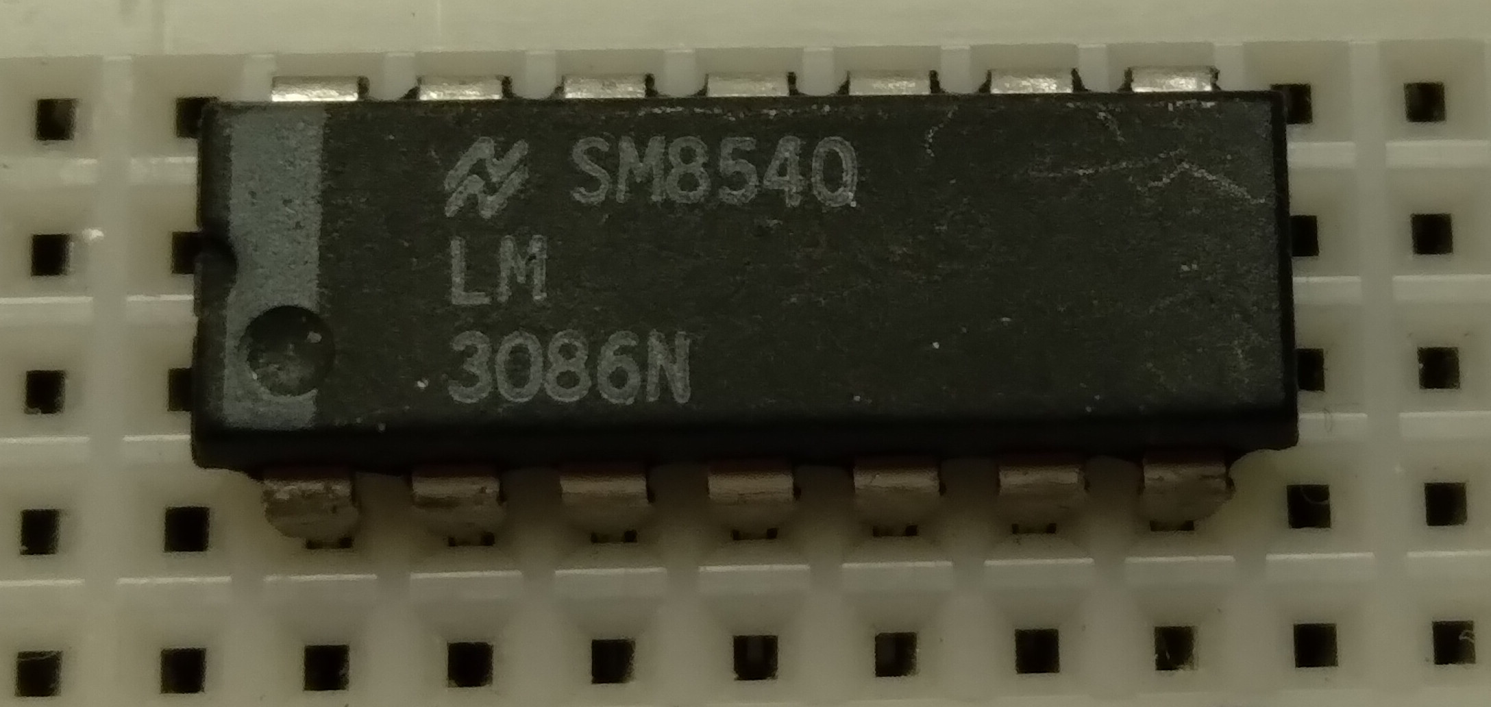 LM3086N National Semiconductor Transistor Array